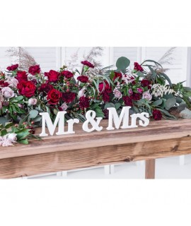 Drevená stolová dekorácia - Mr & Mrs - 50x9,5cm